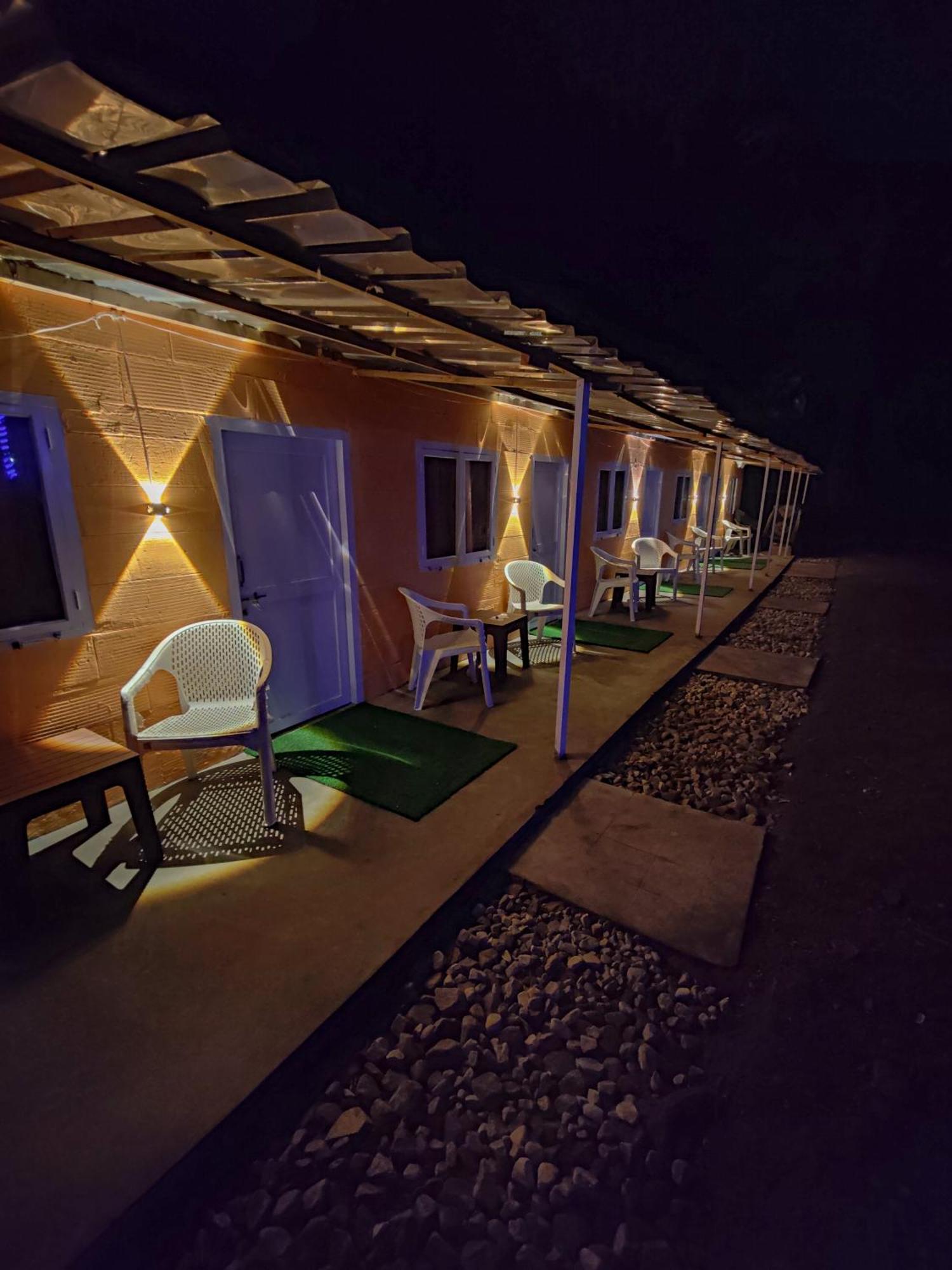 Pandora Riverside Cafe & Stay كاسول المظهر الخارجي الصورة